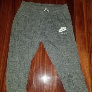 Nike capris joggers